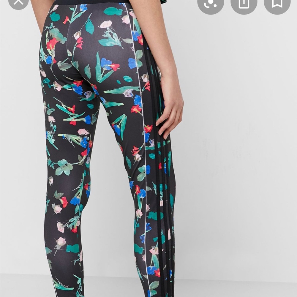 Adidas Bundle Bellista floral croptop&joggers SALE - Picture 7 of 9